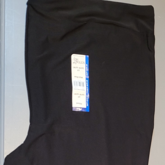 Black plus size leggings - Picture 6 of 8